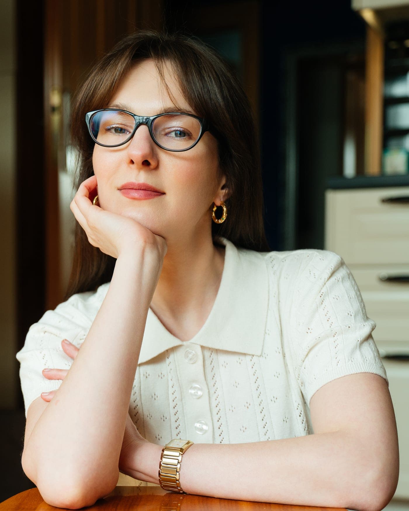 Agata Myśliborska-Błyskun patrzy prosto w obiektyw